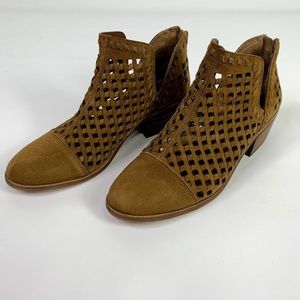 Vince Camuto Phortiena Booties Pumpernickel Suede
